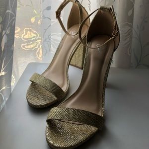 Windsor  4” Gold Block Heels